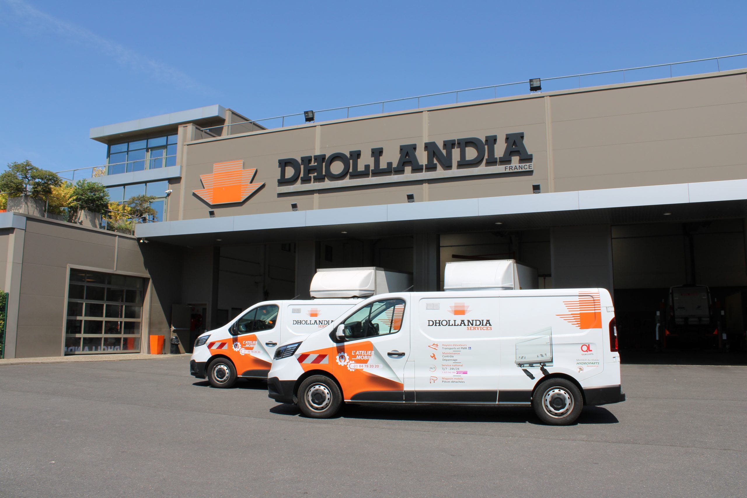 Agence Dhollandia Services Paris-Nord à Nanterre (92) : façade et fourgon d'intervention